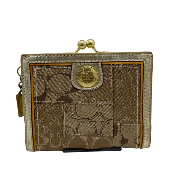 RETAIL $149 COACH Signature Kiss-lock Bi-Fold Wallet*Gold Metallic